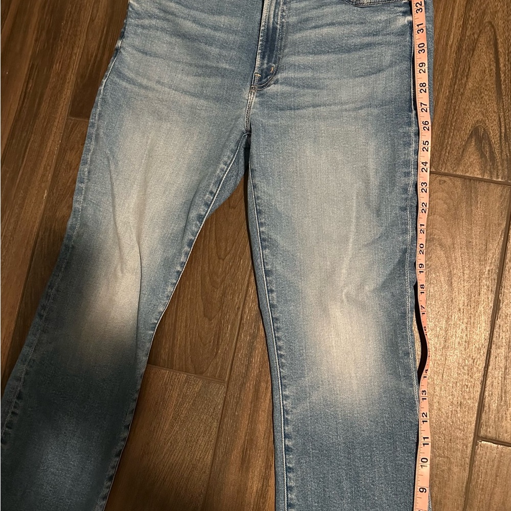 MOTHER The Insider Crop with Frayed Hem. Light Blue Straight Leg Jeans - Picture 2 of 7